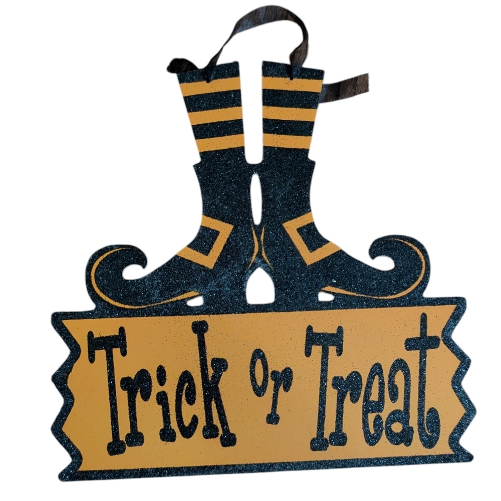 FREE!Halloween Trick or Treat Sign
